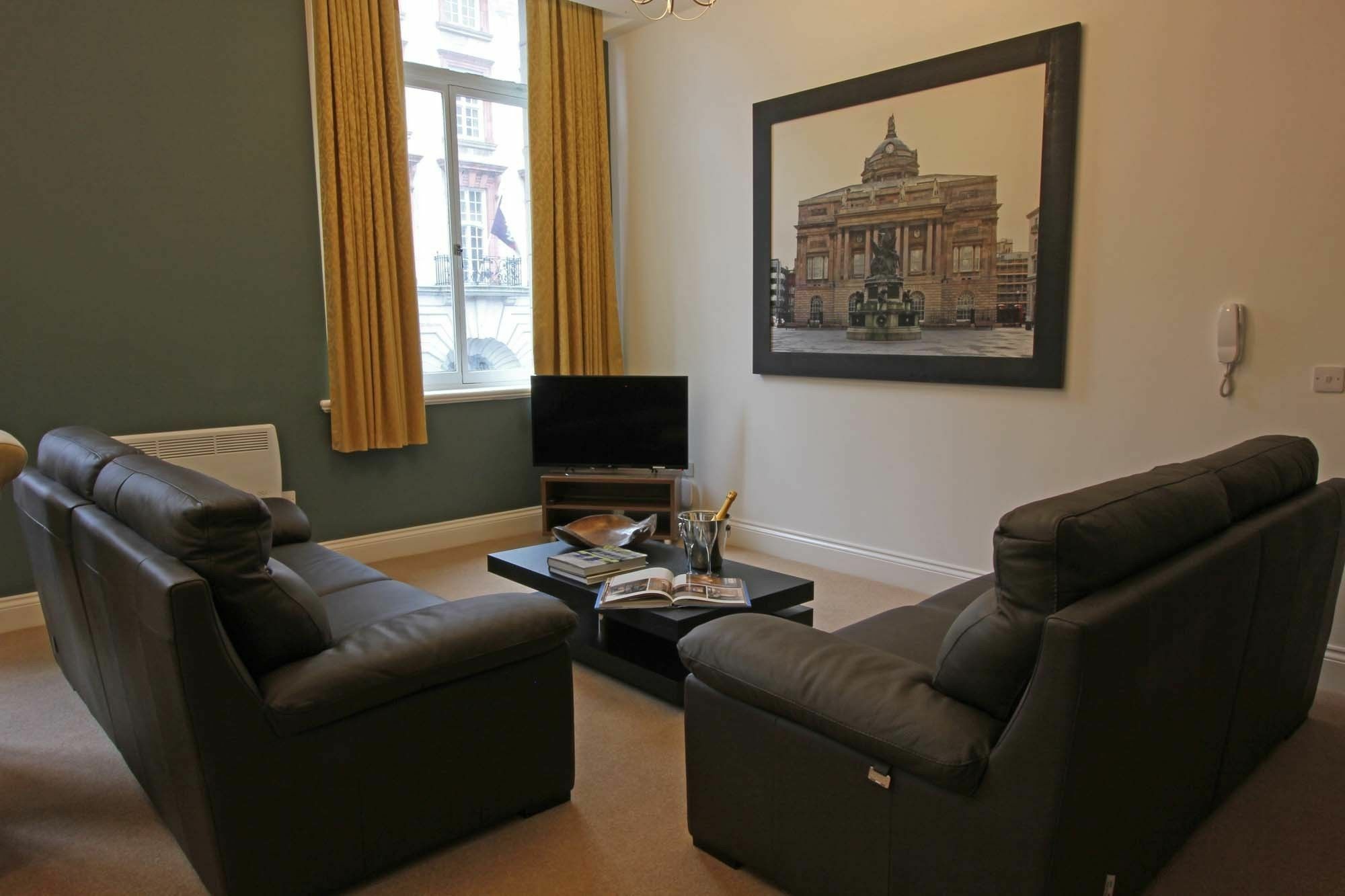 The Castle Collection - 25 Castle Street Apartment